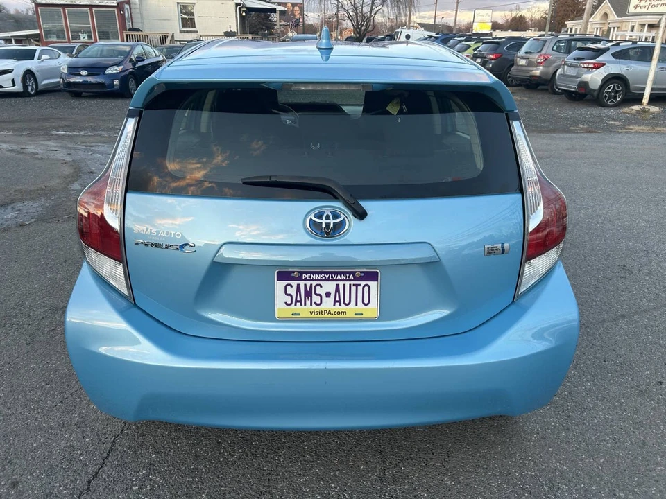 2015 Toyota Prius - Image 5 of 21