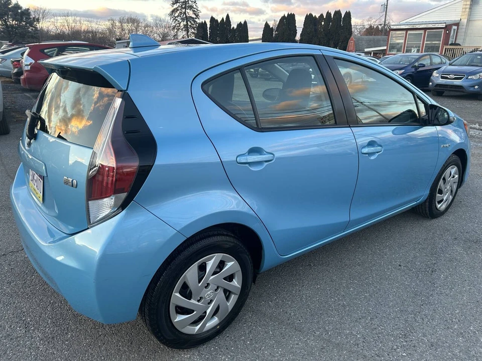 2015 Toyota Prius - Image 4 of 21