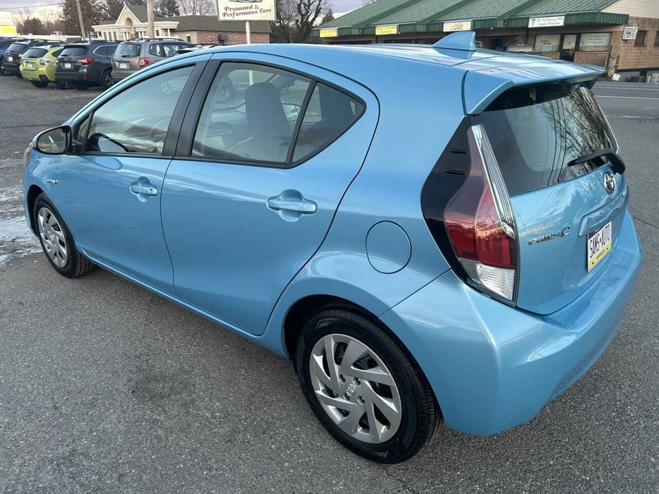 2015 Toyota Prius - Image 6 of 21