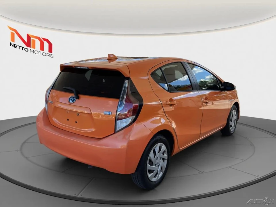 2015 Toyota Prius 3rd Gen - Image 5 of 21