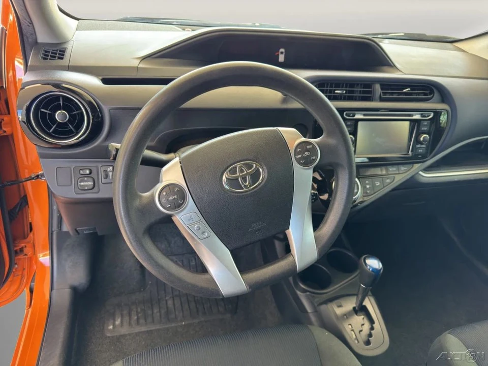 2015 Toyota Prius 3rd Gen - Image 9 of 21