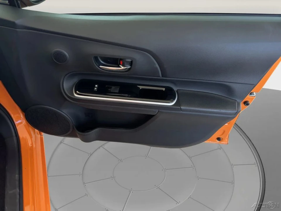 2015 Toyota Prius 3rd Gen - Image 18 of 21