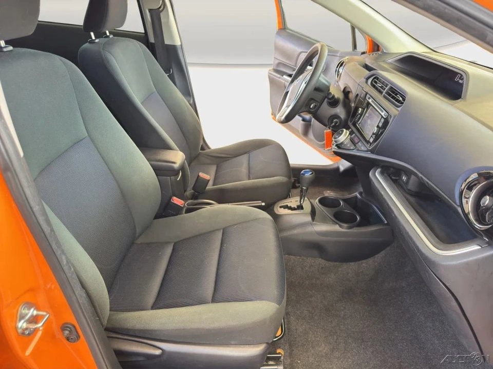 2015 Toyota Prius 3rd Gen - Image 19 of 21