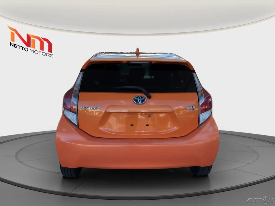 2015 Toyota Prius 3rd Gen - Image 4 of 21