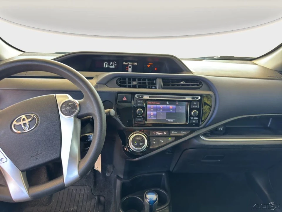 2015 Toyota Prius 3rd Gen - Image 16 of 21