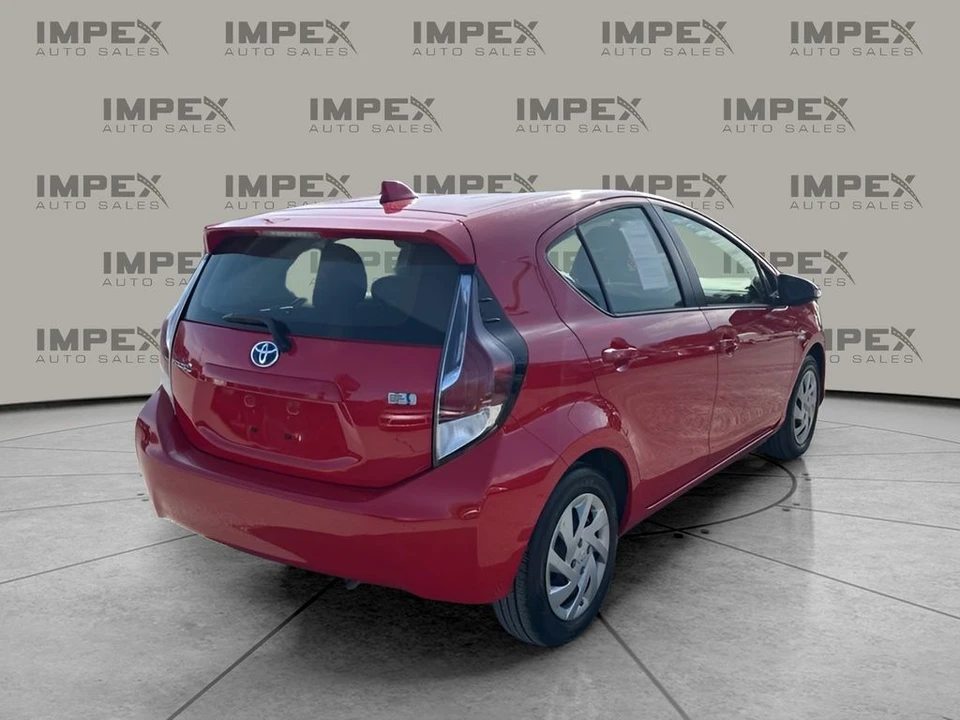 2015 Toyota Prius 3rd Gen - Image 5 of 12