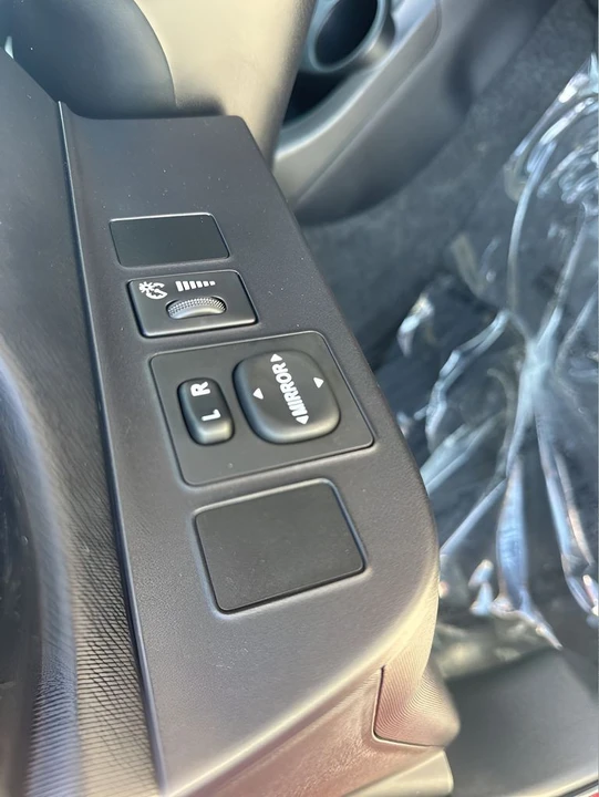 2015 Toyota Prius - Image 11 of 21