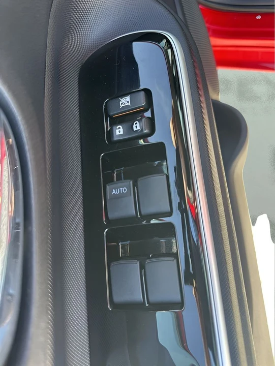 2015 Toyota Prius - Image 12 of 21