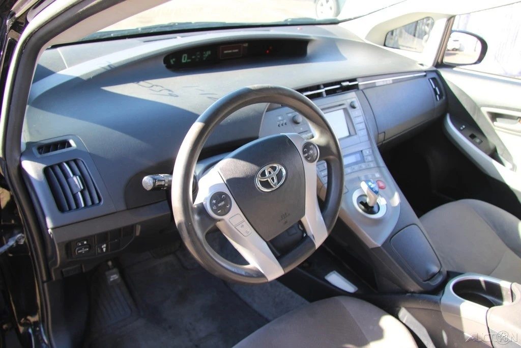 2015 Toyota Prius 3rd Gen - Image 13 of 21