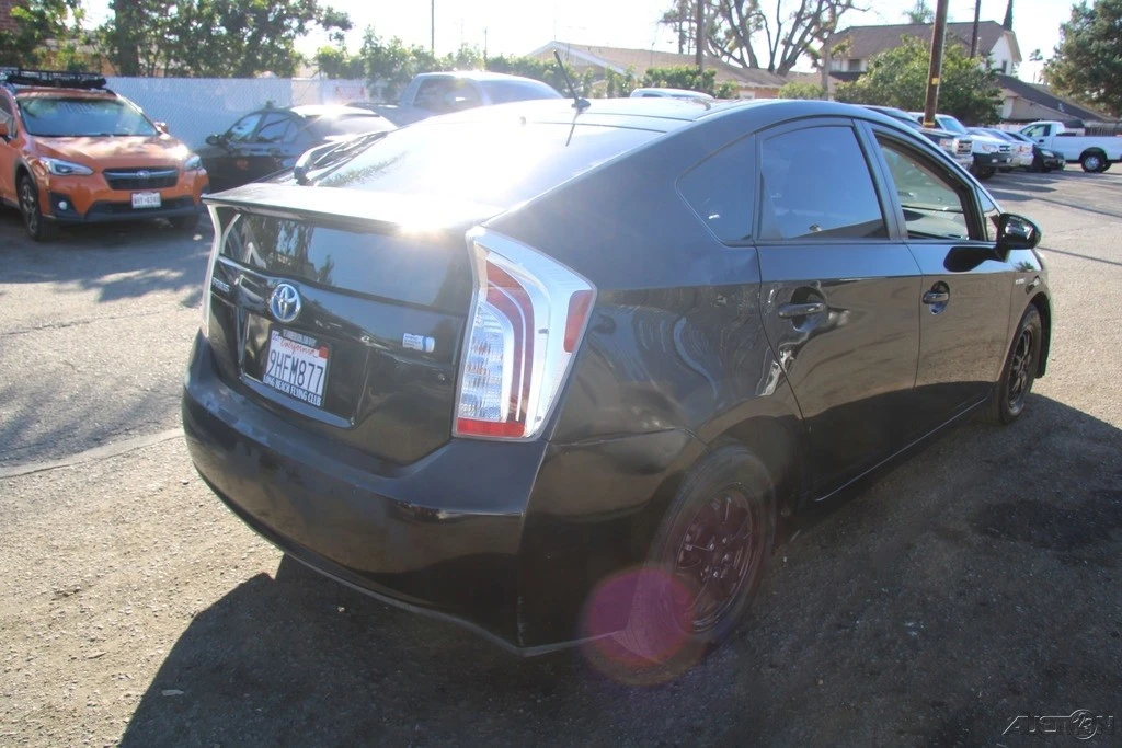 2015 Toyota Prius 3rd Gen - Image 6 of 21