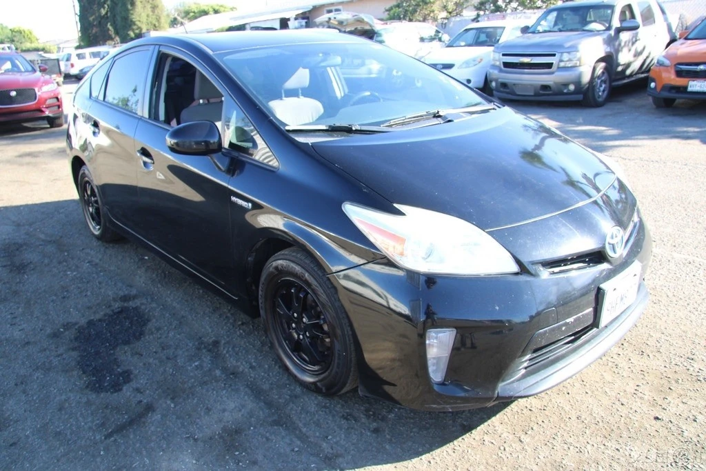 2015 Toyota Prius 3rd Gen - Image 8 of 21