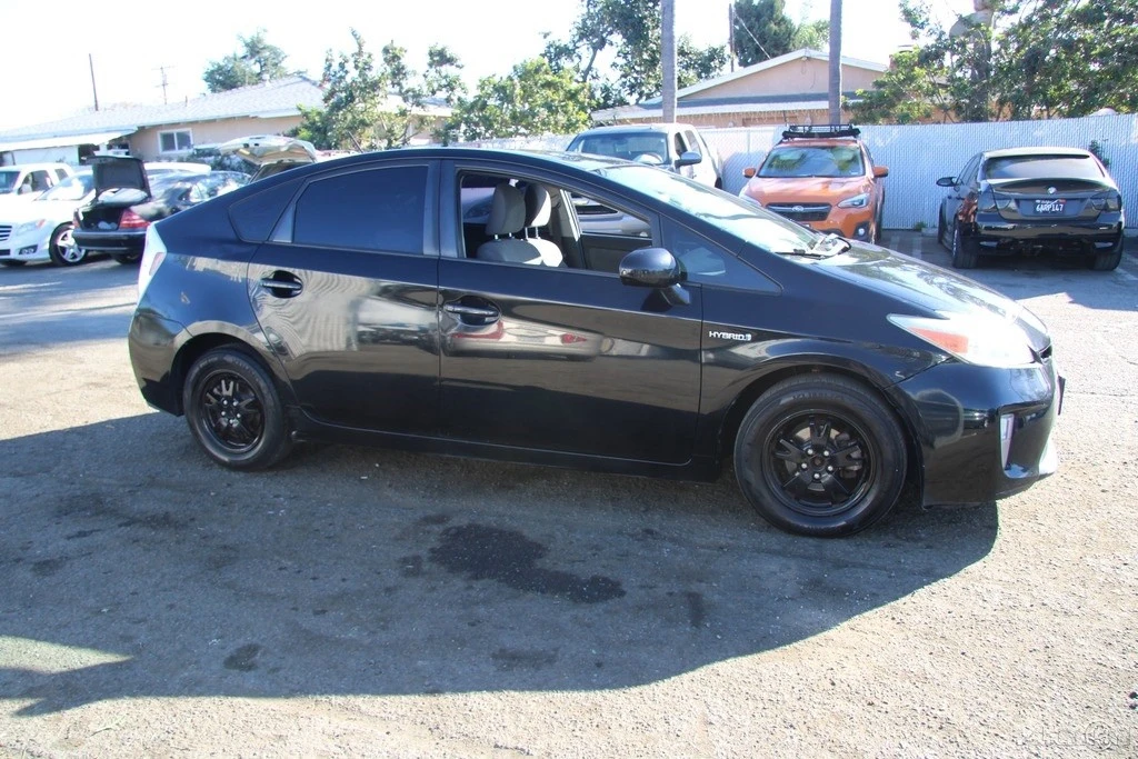 2015 Toyota Prius 3rd Gen - Image 7 of 21