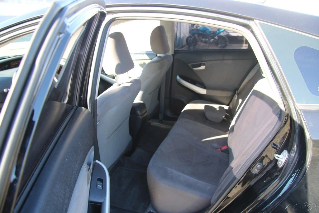 2015 Toyota Prius 3rd Gen - Image 19 of 21