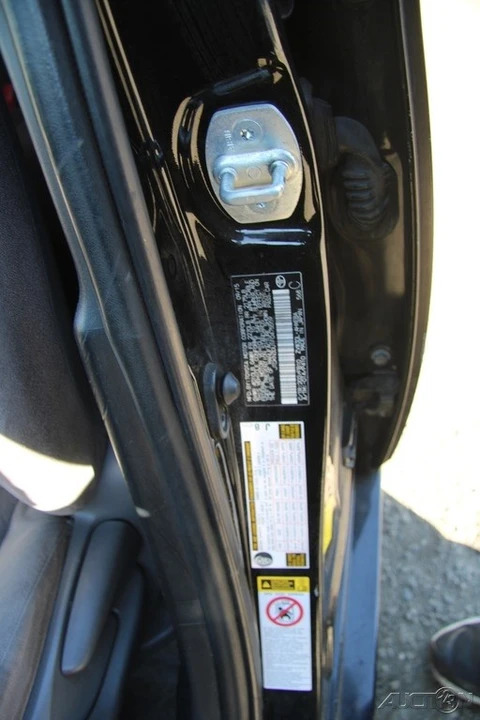 2015 Toyota Prius 3rd Gen - Image 10 of 21