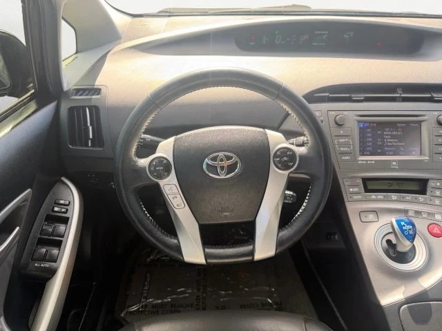 2015 Toyota Prius 3rd Gen - Image 16 of 21