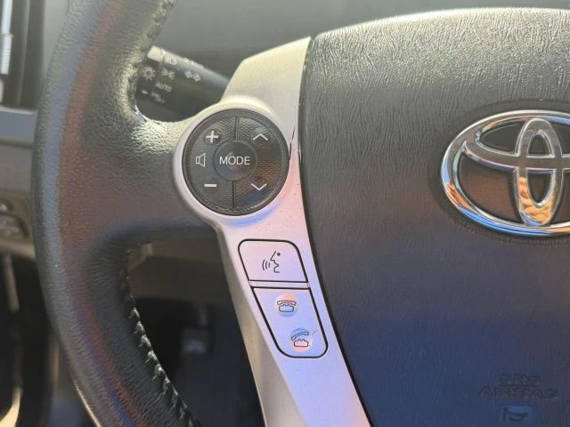 2015 Toyota Prius 3rd Gen - Image 17 of 21
