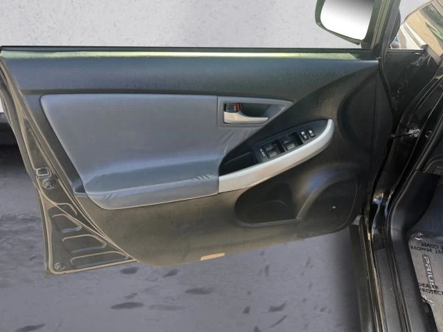 2015 Toyota Prius 3rd Gen - Image 13 of 21
