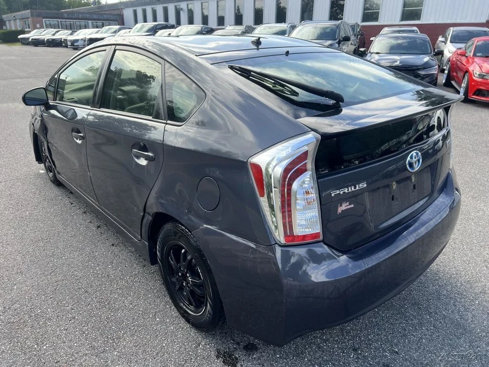 2015 Toyota Prius 3rd Gen - Image 7 of 12