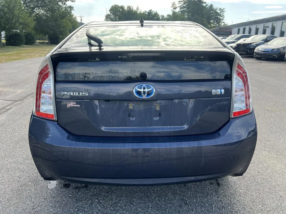 2015 Toyota Prius 3rd Gen - Image 4 of 12