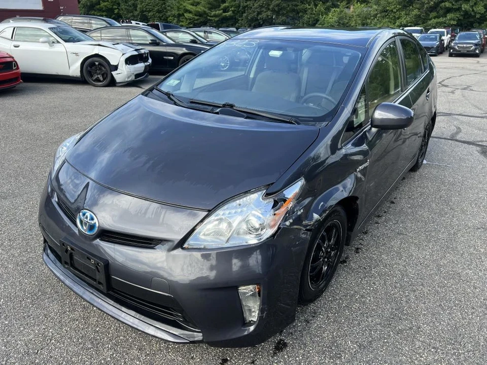 2015 Toyota Prius 3rd Gen - Image 10 of 12