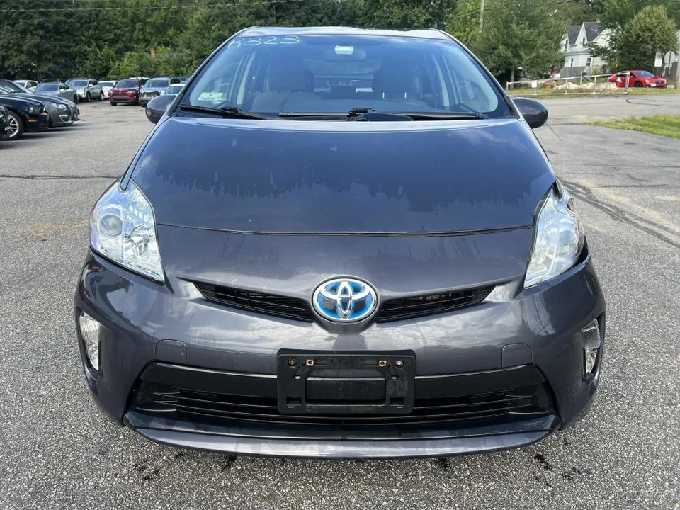 2015 Toyota Prius 3rd Gen - Image 3 of 12