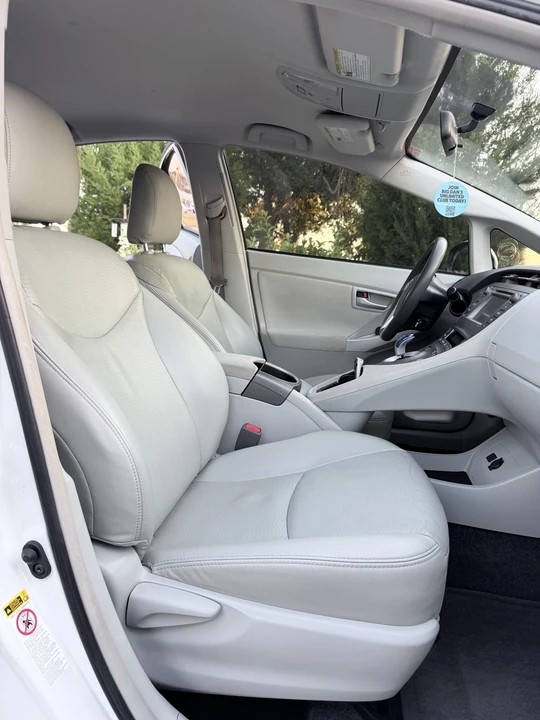 2015 Toyota Prius 3rd Gen - Image 15 of 20
