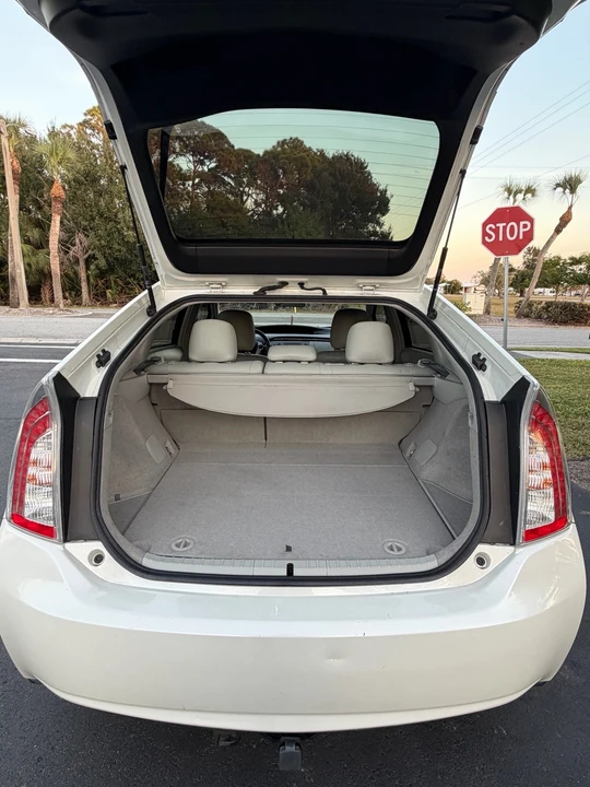 2015 Toyota Prius 3rd Gen - Image 9 of 20