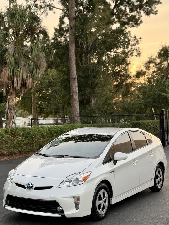 2015 Toyota Prius 3rd Gen - Image 11 of 20