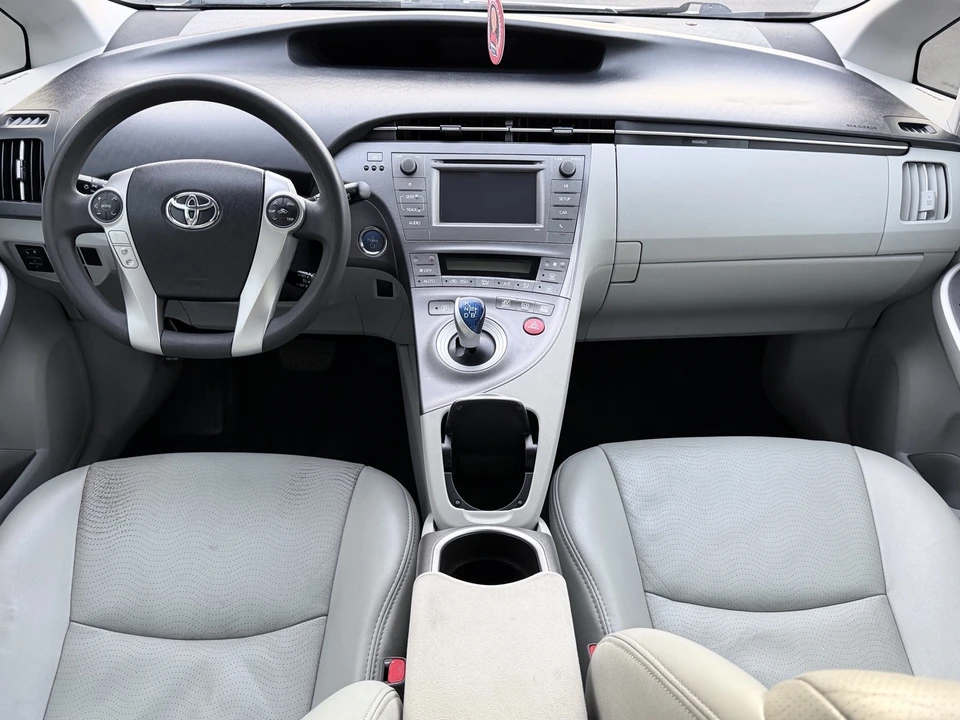 2015 Toyota Prius 3rd Gen - Image 14 of 20