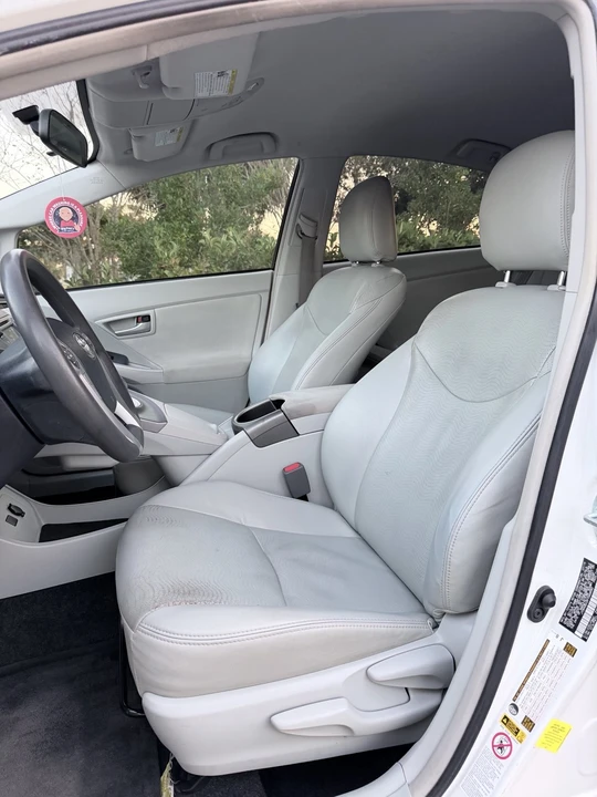 2015 Toyota Prius 3rd Gen - Image 16 of 20