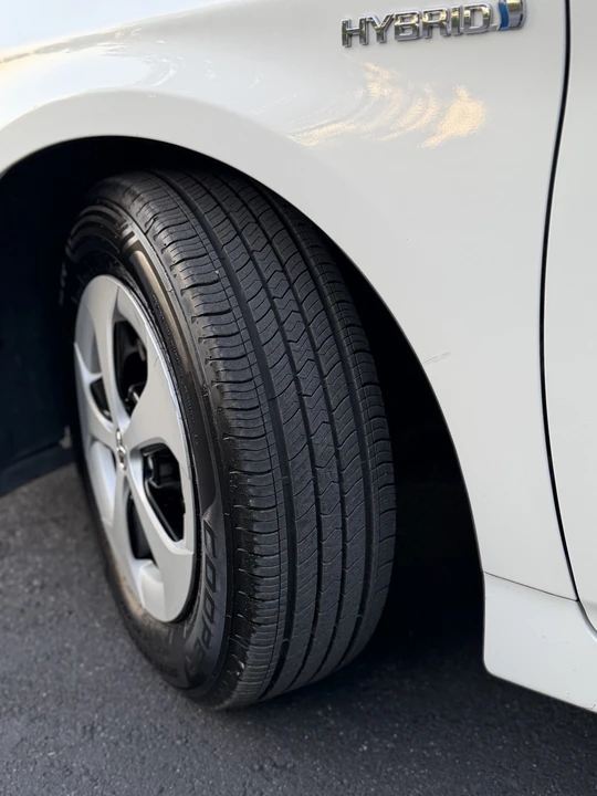 2015 Toyota Prius 3rd Gen - Image 10 of 20