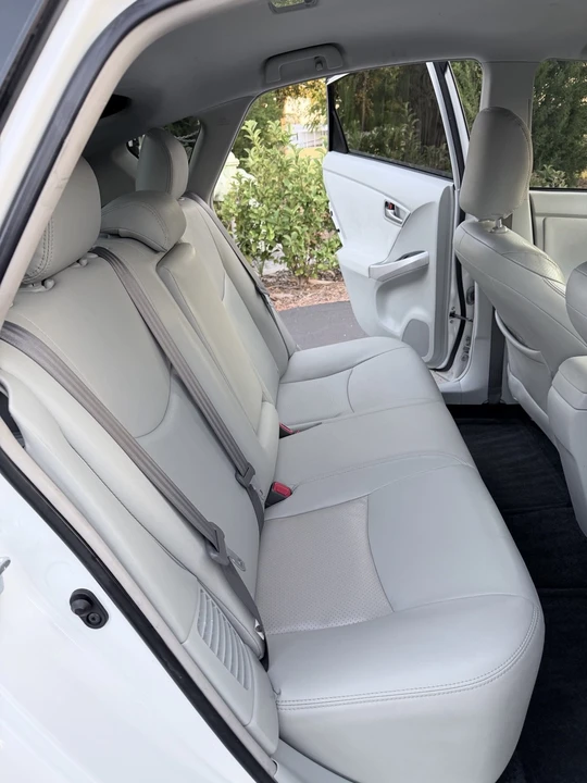 2015 Toyota Prius 3rd Gen - Image 17 of 20