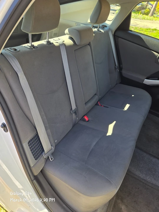 2015 Toyota Prius 3rd Gen - Image 19 of 21