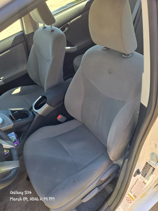 2015 Toyota Prius 3rd Gen - Image 11 of 21