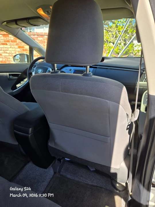 2015 Toyota Prius 3rd Gen - Image 20 of 21