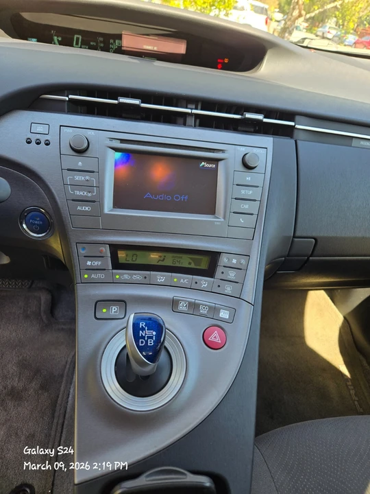 2015 Toyota Prius 3rd Gen - Image 13 of 21