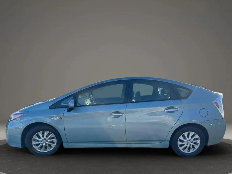 2015 Toyota Prius 3rd Gen - Image 6 of 12