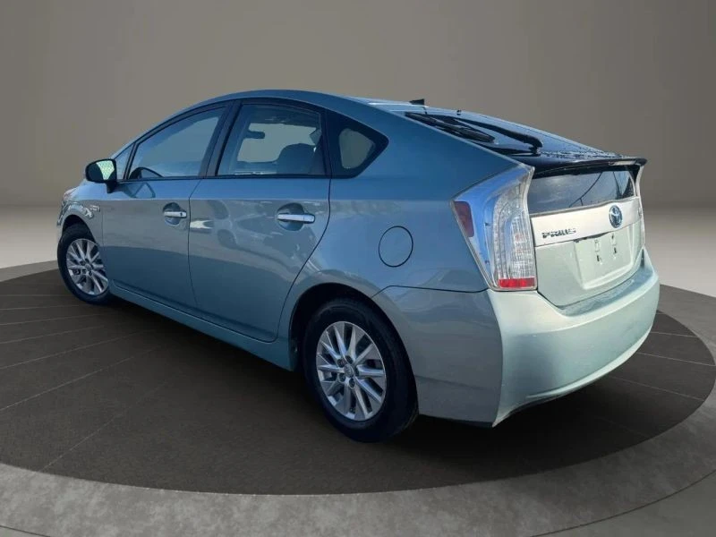 2015 Toyota Prius 3rd Gen - Image 5 of 12