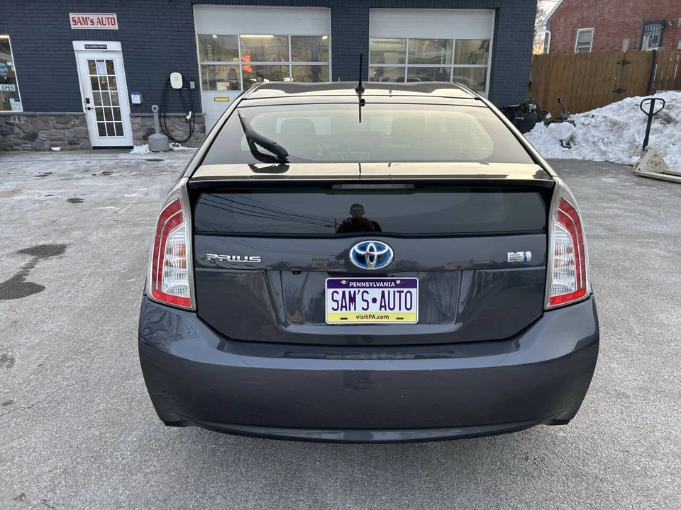 2015 Toyota Prius 3rd Gen - Image 6 of 21