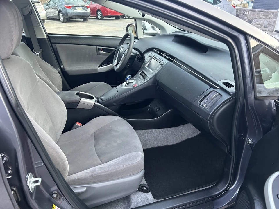 2015 Toyota Prius 3rd Gen - Image 18 of 21