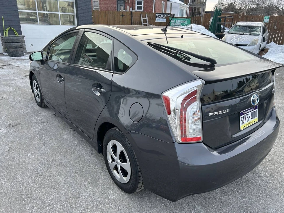 2015 Toyota Prius 3rd Gen - Image 7 of 21