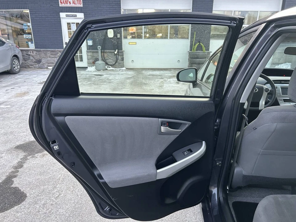2015 Toyota Prius 3rd Gen - Image 21 of 21