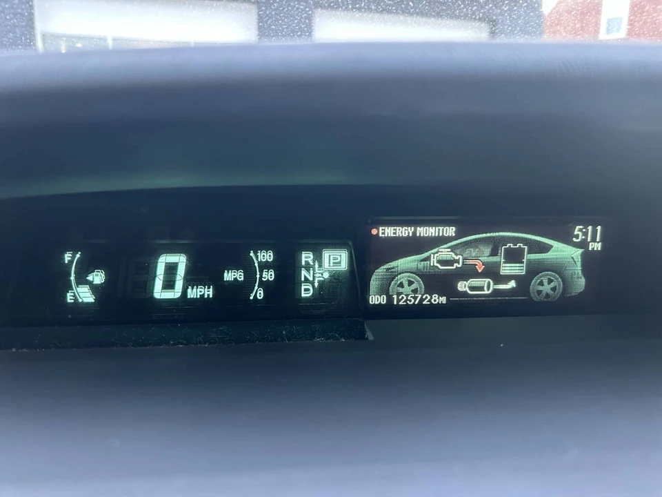 2015 Toyota Prius 3rd Gen - Image 9 of 21