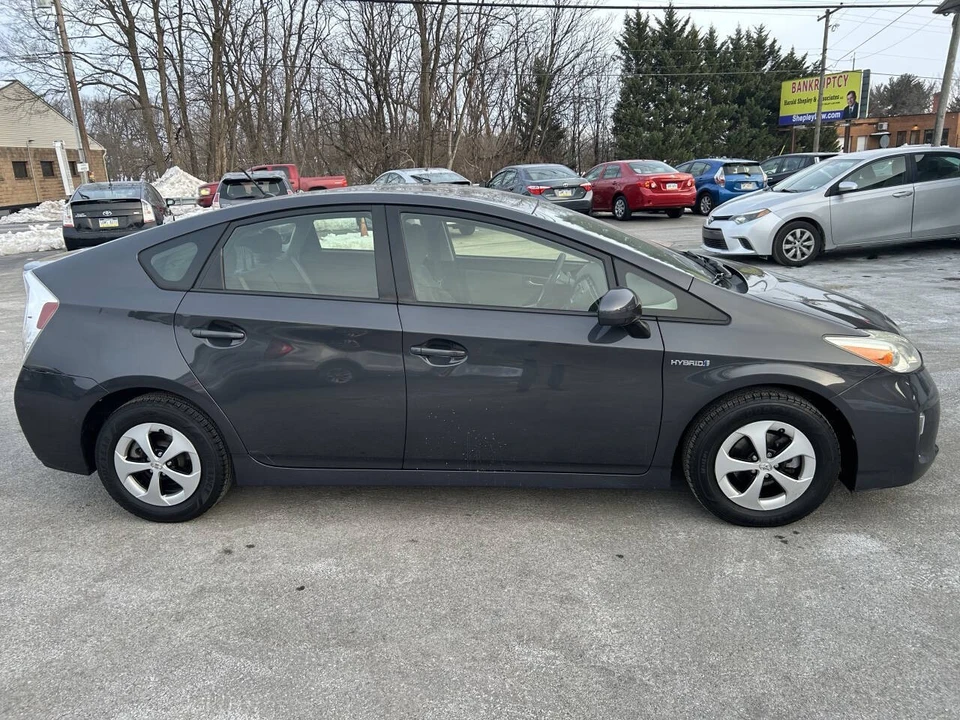 2015 Toyota Prius 3rd Gen - Image 4 of 21
