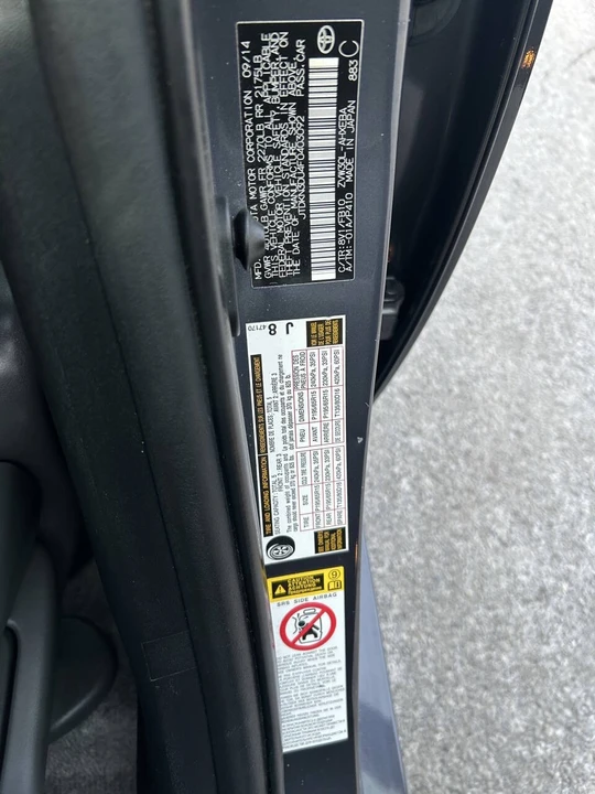 2015 Toyota Prius 3rd Gen - Image 10 of 21