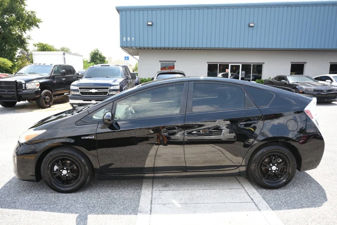 2015 Toyota Prius 3rd Gen - Image 3 of 12