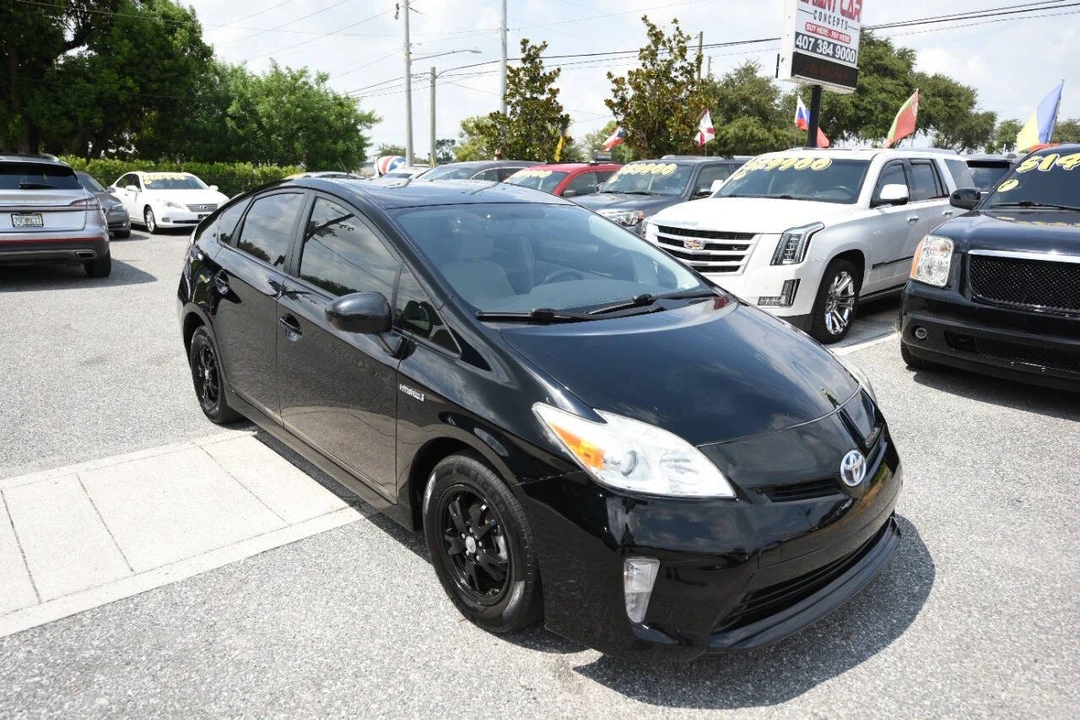 2015 Toyota Prius 3rd Gen - Image 16 of 17