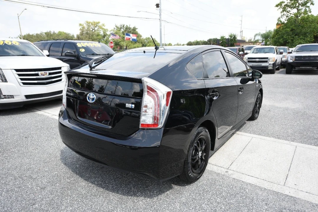 2015 Toyota Prius 3rd Gen - Image 6 of 17