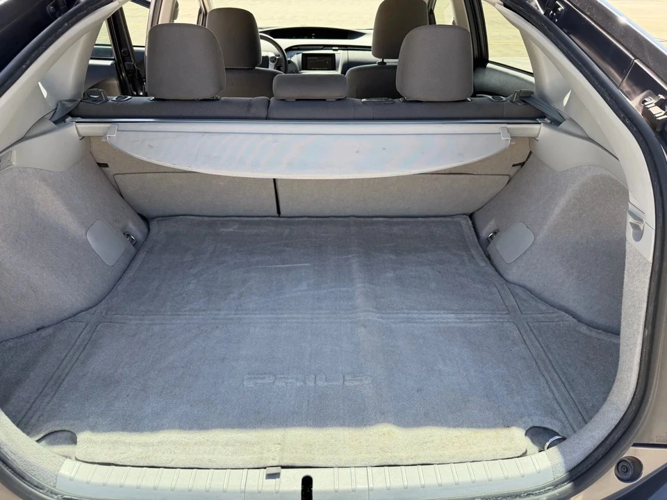 2015 Toyota Prius 3rd Gen - Image 11 of 19