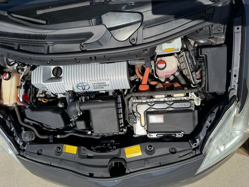 2015 Toyota Prius 3rd Gen - Image 18 of 20
